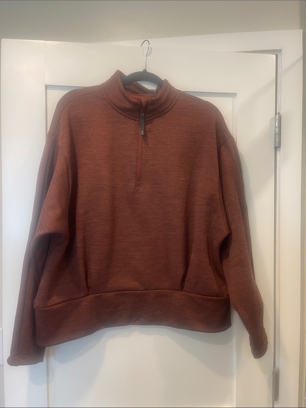 WOmen’s Athleta pullover sweatshirt XL Rust Heather Color